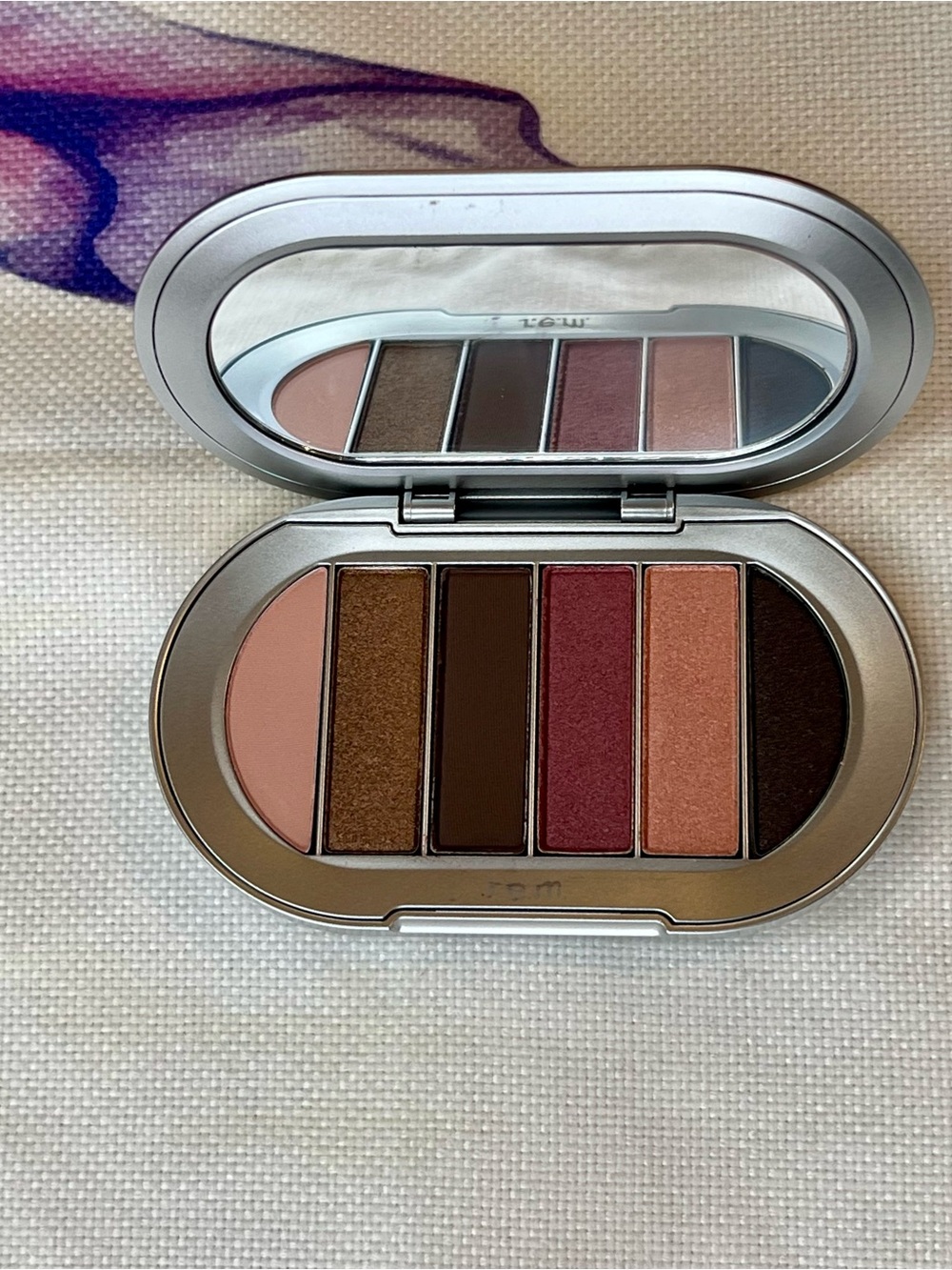 r.e.m. beauty Midnight Eyeshadow Pallete Smitten Kitten
